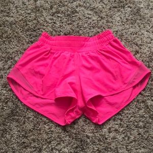 Lululemon hotty hot 2.5 highlight pink size 0